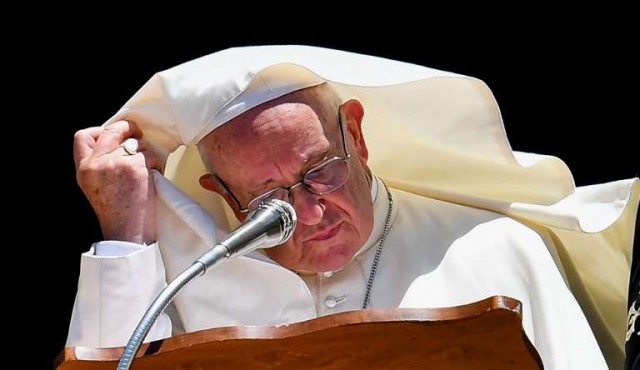 El papa condena “con fuerza” las “atrocidades” de pedofilia en EEUU