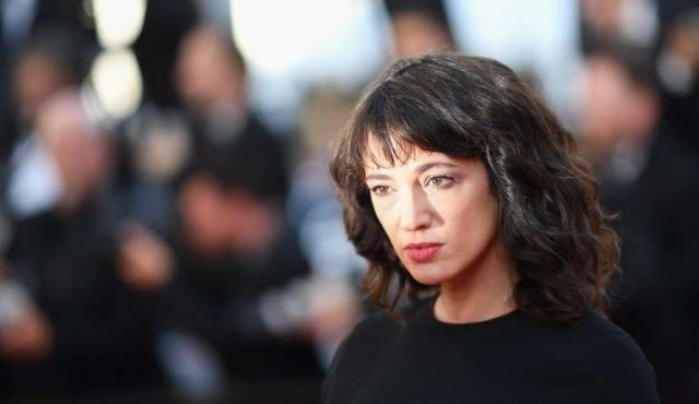Asia Argento, acusadora de Weinstein, denunciada por ataque sexual
