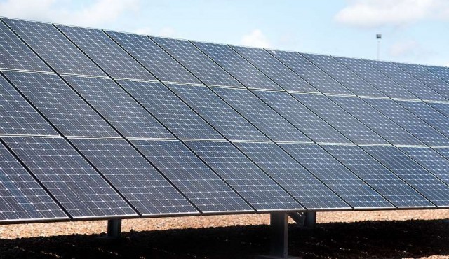 Generación eléctrica de origen solar fotovoltaico superó a combustibles fósiles