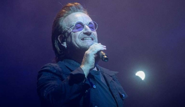 Bono debió suspender un concierto por pérdida de la voz
