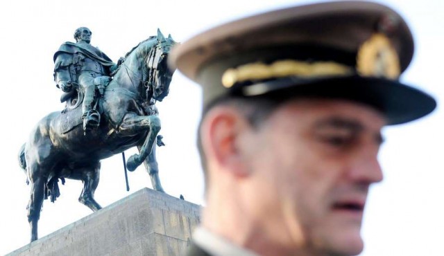 Gobierno decidió arresto a rigor del comandante del Ejército