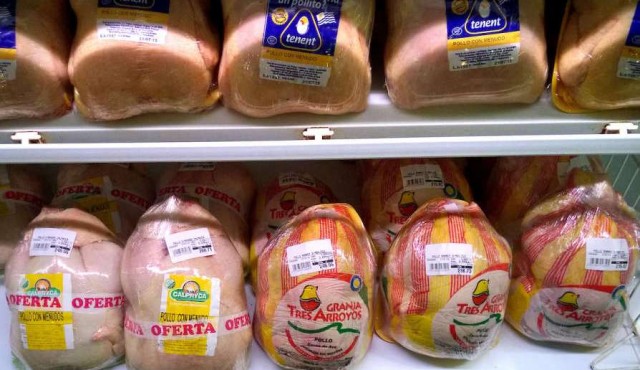 Gobierno exonera de IVA al pollo