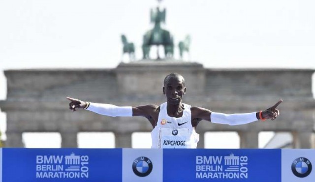 El keniano Kipchoge rompió el récord mundial de maratón 