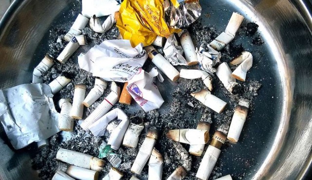 Gobierno presentó recurso de amparo por etiquetado plano de cajas de cigarrillos