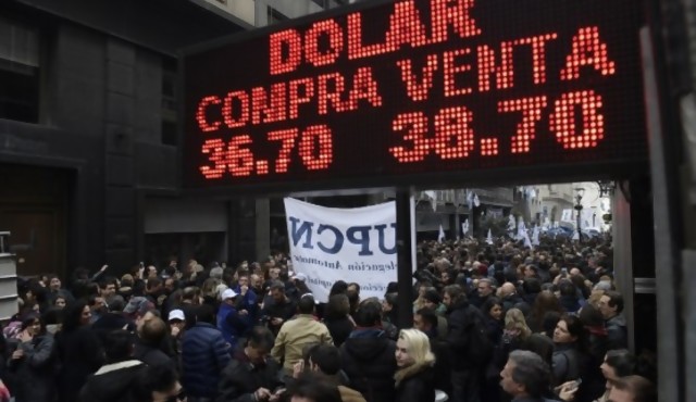 Moneda argentina se aprecia 2,18% y recupera 6,21% en la semana
