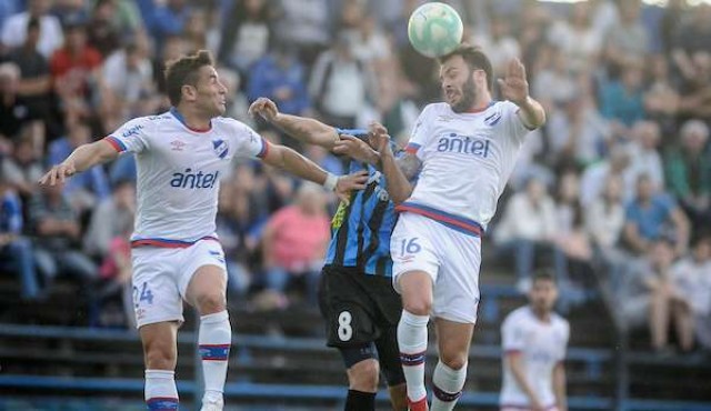 Cinco minutos de granizo obligan a suspender Nacional-Liverpool 