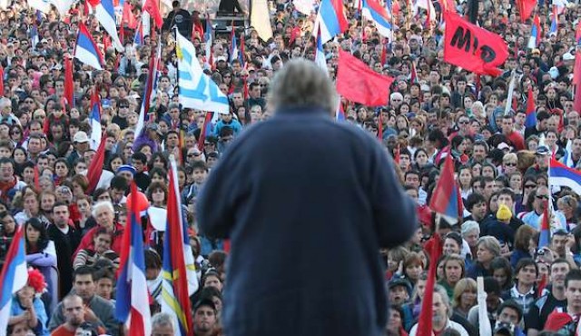 Vernazza y la estrategia de campaña de Mujica de “levantarle centros” a la prensa en 2009