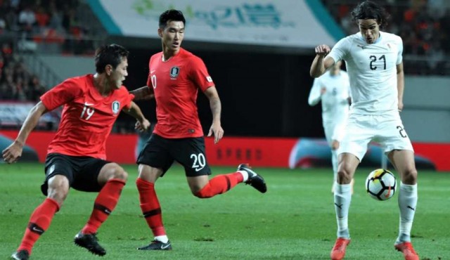 Uruguay cae 2-1 ante Corea en Seúl