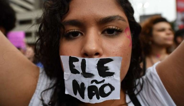 El electorado femenino no consiguió resistir el avance de Bolsonaro