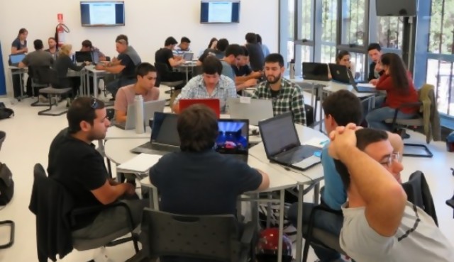 Una opción de estudio para la que “nunca es tarde” y “siempre hay empleo”