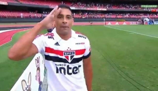 Jugador de Sao Paulo dedicó gol a Bolsonaro y generó polémica en Brasil