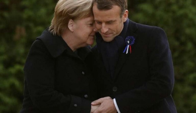 Merkel y Macron celebran la reconciliación francoalemana “al servicio de Europa y de la paz”