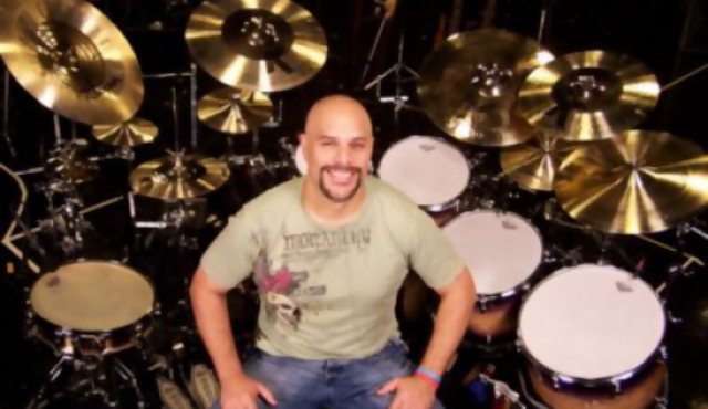 Se buscan bateristas 