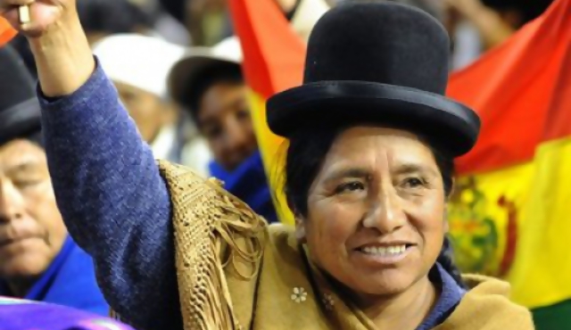 Mujeres indígenas construyen liderazgo en llanuras bolivianas