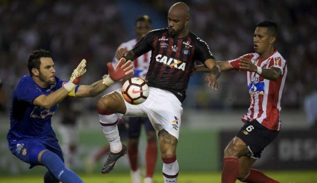 Junior y Paranaense empataron 1-1 en la primera final de la Copa Sudamericana
