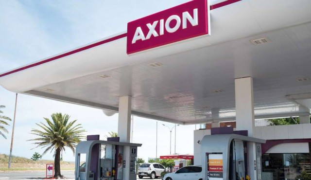 Transportistas abastecen estaciones de Axion y Petrobras pero no las de Ancap