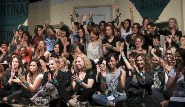 Gobierno argentino retira spot contra la violencia de género en el que aparecía Juan Darthés