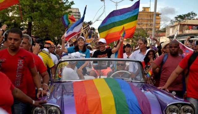 Cuba evita legislar sobre matrimonio homosexual en su nueva Constitución