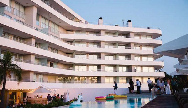 Dazzler by Wyndham Colonia inauguró la temporada de piscina con un cóctel