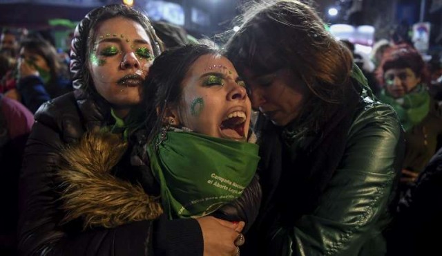 El 2018 en Argentina: crisis económica, rechazo al aborto legal y denuncias de abuso sexual