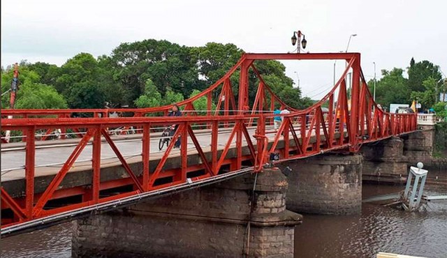 Puente de Carmelo quedó habilitado para circulación de autos y ómnibus