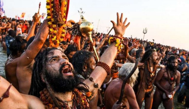Comienza el Kumbh Mela, el festival religioso más concurrido del mundo​