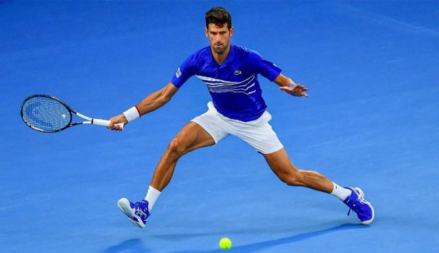 Djokovic arrasa a Pouille y se cita con Nadal en final del Open de Australia