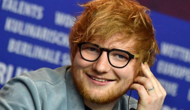 El cantante Ed Sheeran se casó con su amiga de la infancia