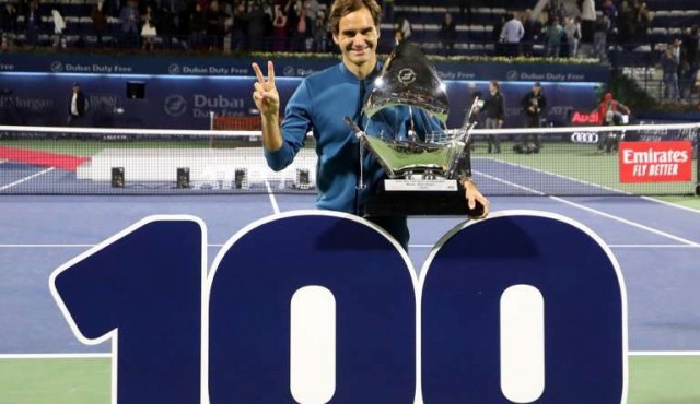 Federer agranda su leyenda con su 100º trofeo como profesional