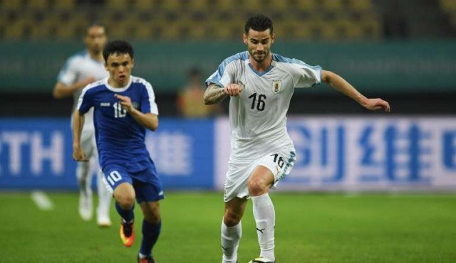 Uruguay derrotó sin complicaciones a Uzbekistán 