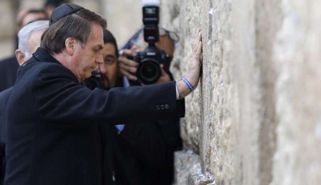 Bolsonaro visita el Muro de los Lamentos junto con Netanyahu