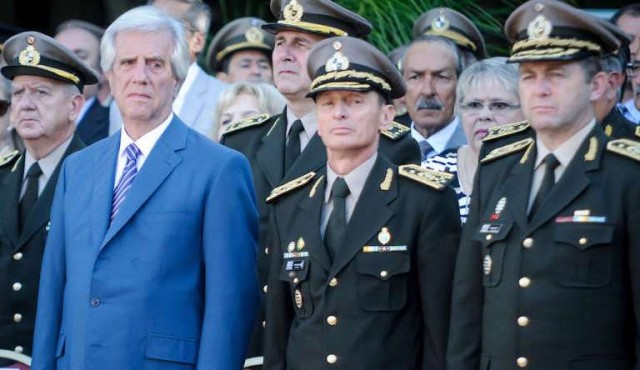 Vazquez destituye la cúpula del Ministerio de Defensa y a tres generales