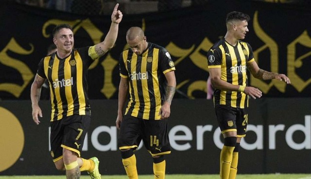 Peñarol ganó en casa y sueña con el pase a octavos de Libertadores