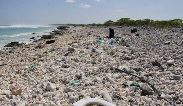 Surgen pistas sobre el misterio del “plástico perdido” en los océanos