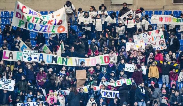 El racismo gana terreno en los estadios de Europa