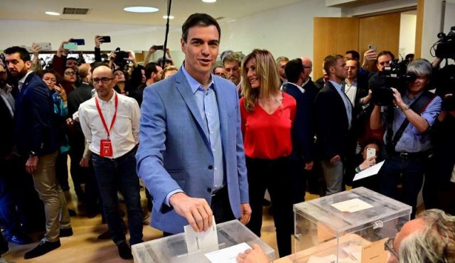 Sánchez se perfila como ganador y la extrema derecha irrumpe en legislativas españolas