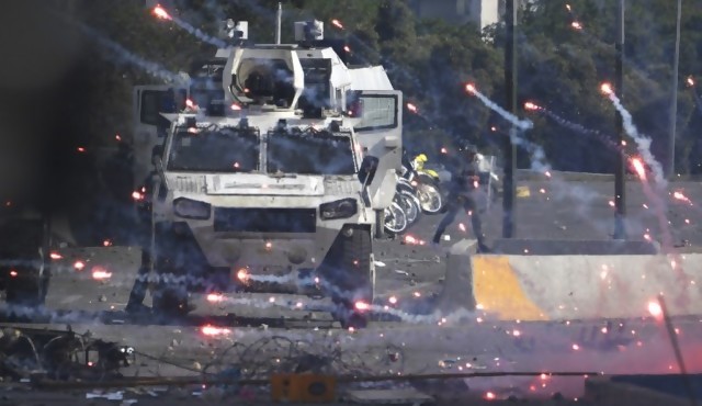 Estados Unidos da un ultimátum al sostén de Maduro