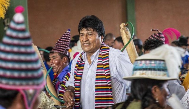Morales arranca su campaña electoral con promesas a bolivianos y críticas a EE.UU