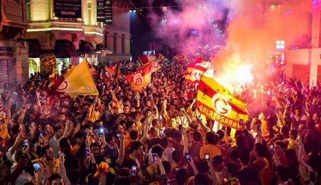 Muslera levantó su quinto título de liga con el Galatasaray