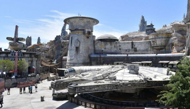 Star Wars abrió parque temático en Disney