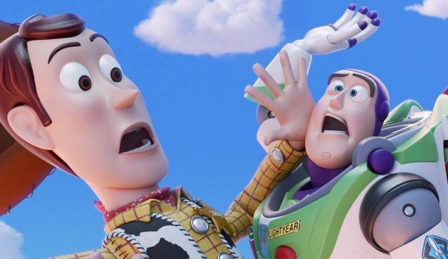 Woody, Buzz y un tenedor de plástico: la pandilla de “Toy Story” crece
