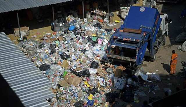 Humanos ingieren cada año decenas de miles de partículas de plástico​