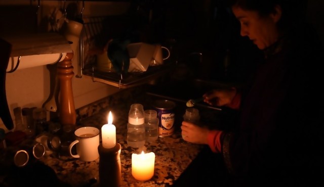 UTE restablece servicio eléctrico tras apagón que dejó el país sin luz