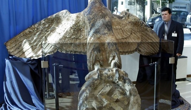 Águila del “Graf Spee” será vendida por orden de la Justicia