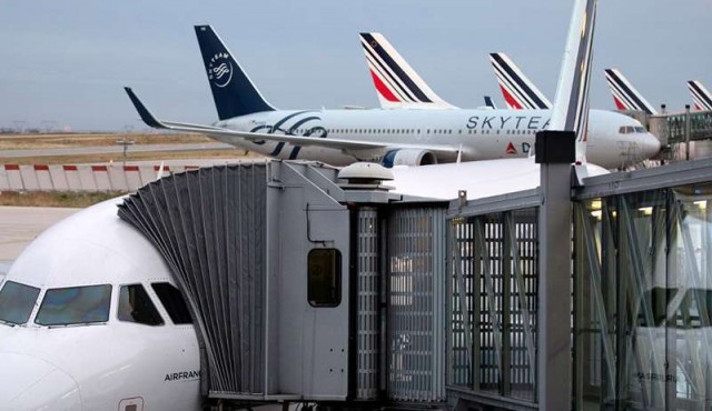 Francia aplicará un impuesto “verde” a los billetes de avión​
