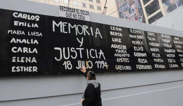 Argentina conmemoró 25 años de atentado al centro judío AMIA con reclamo de justicia​