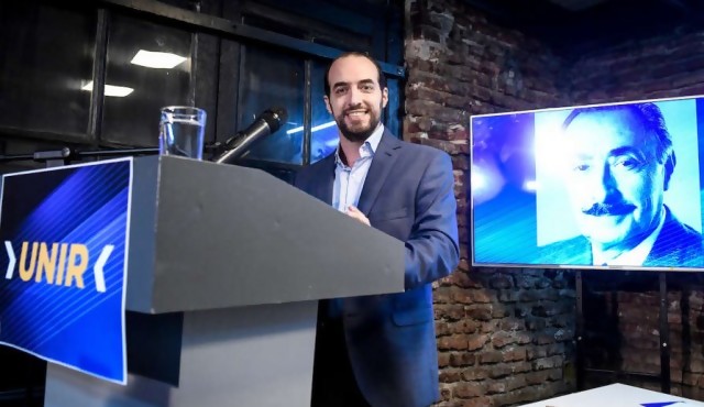 Amado se une a Martínez: “permanecer indiferentes es jugar al conservadurismo por omisión”