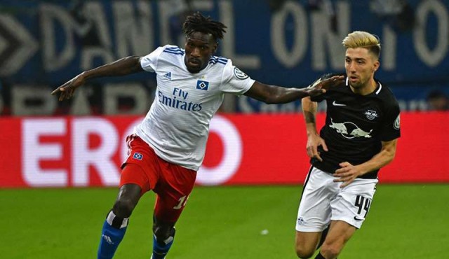 Dudas sobre la identidad de un futbolista de Gambia del Hamburgo​