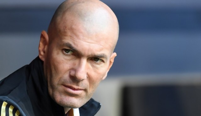 Un Zidane todopoderoso en un Real Madrid en reconstrucción