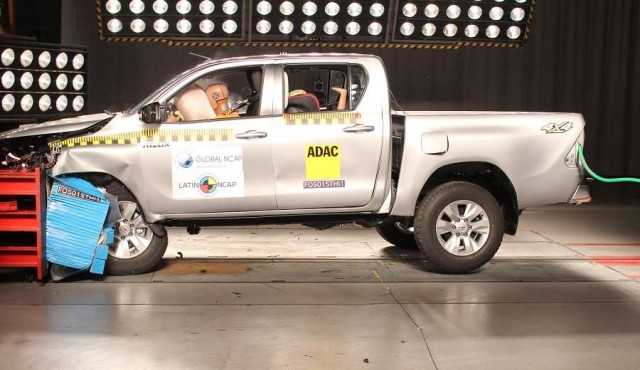 Latin NCAP: cinco estrellas para Toyota Hilux y por primera vez para un Chevrolet